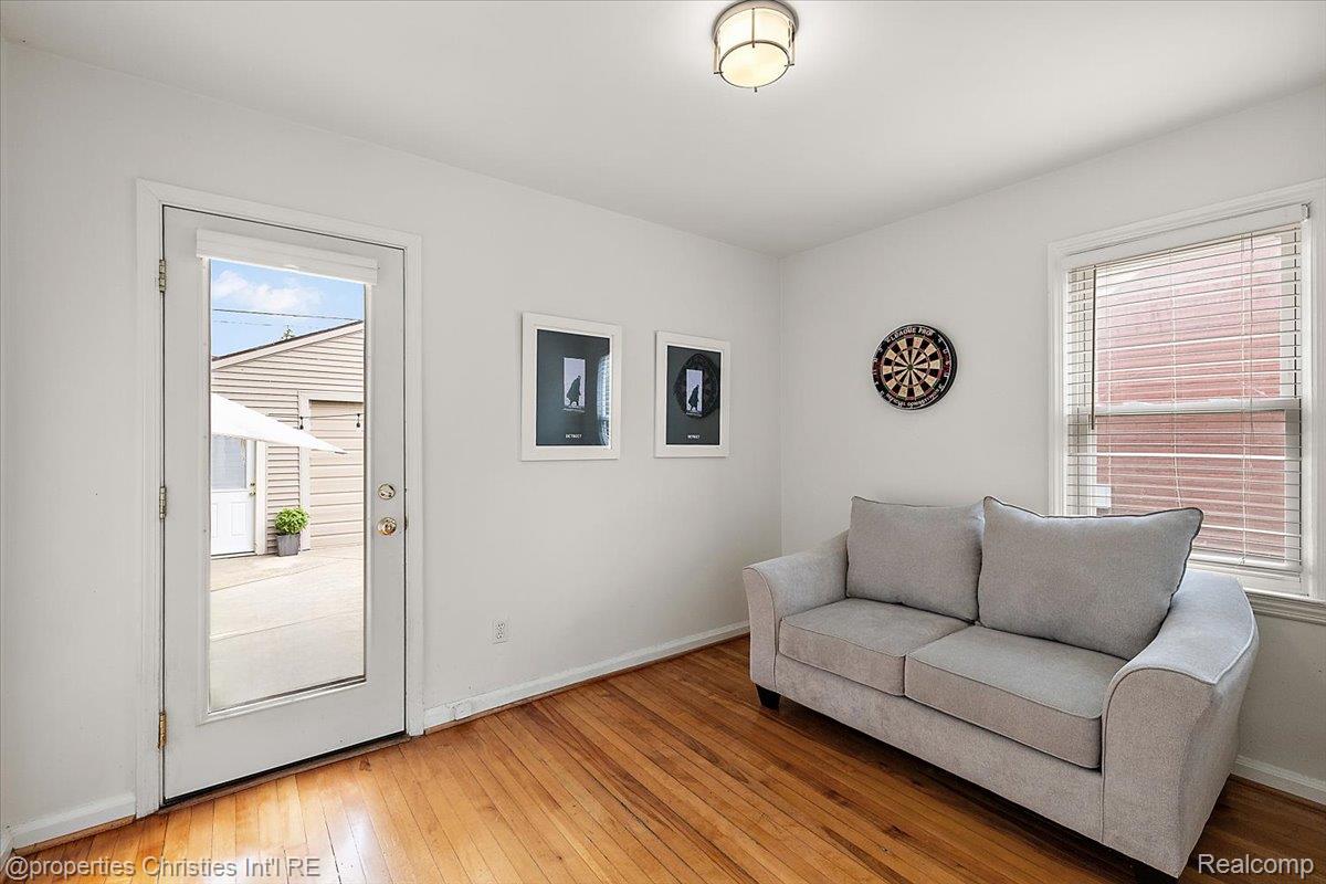 559 E Southlawn Boulevard