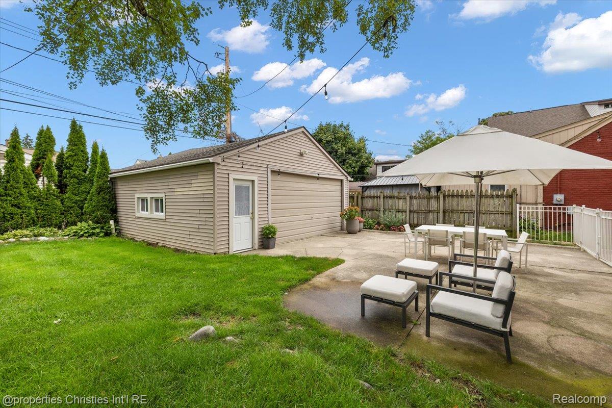 559 E Southlawn Boulevard