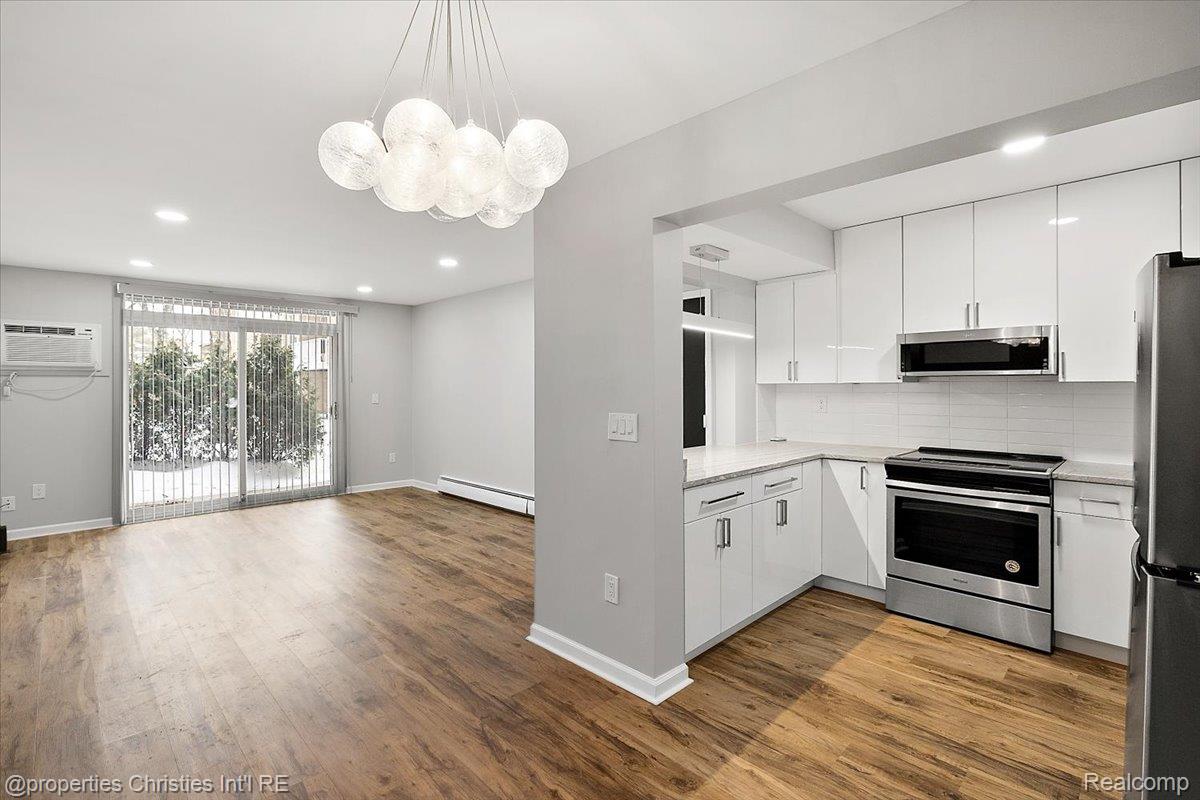 4921 Crooks Road N 3