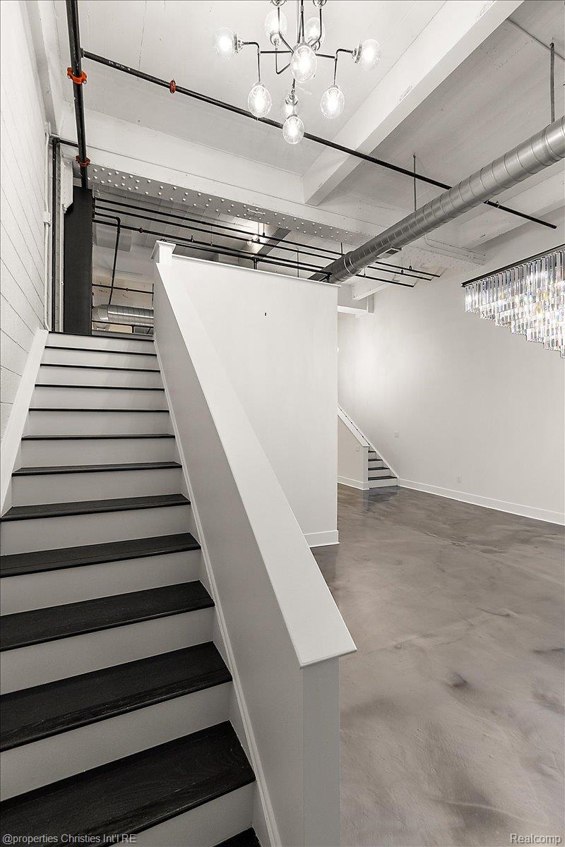 3434 Russell Street 107