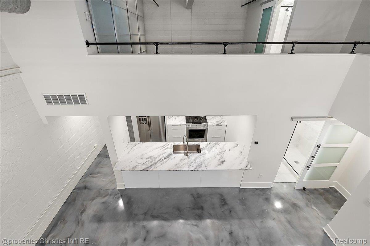 3434 Russell Street 107