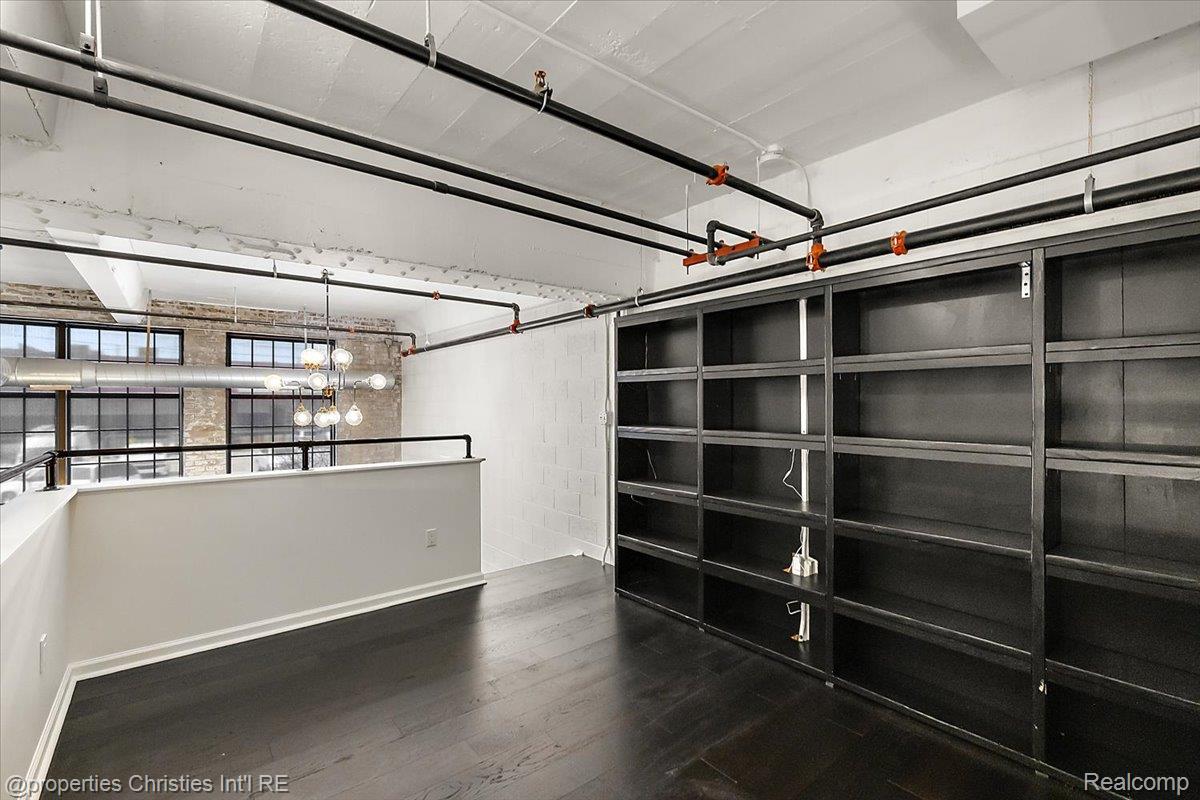 3434 Russell Street 107