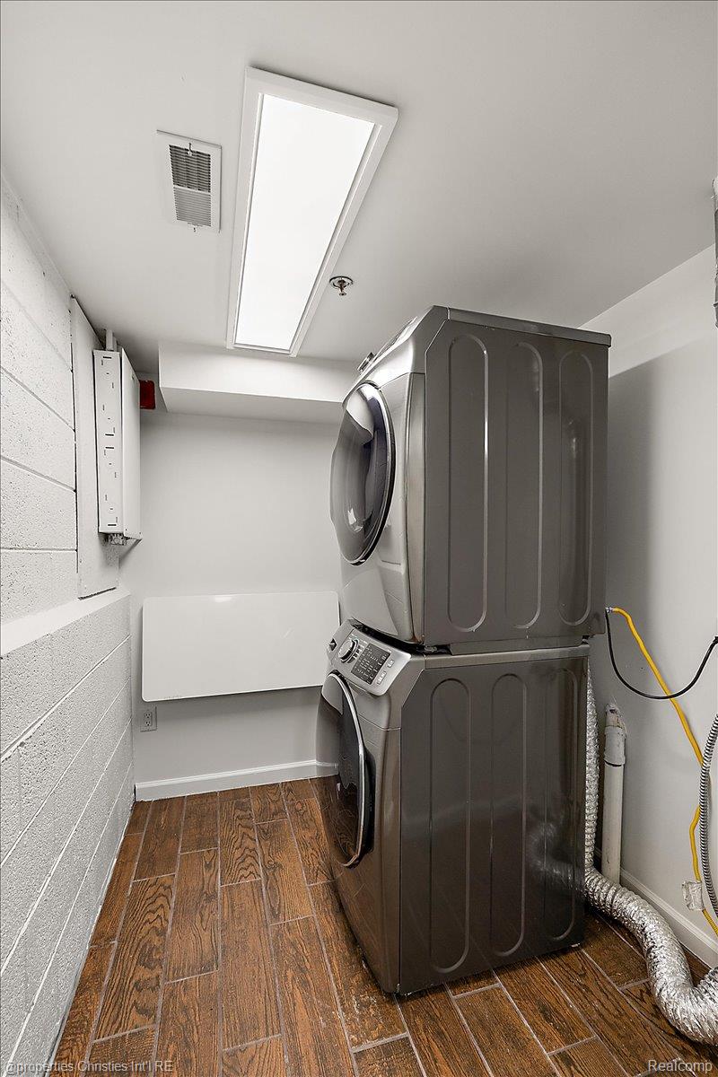 3434 Russell Street 107