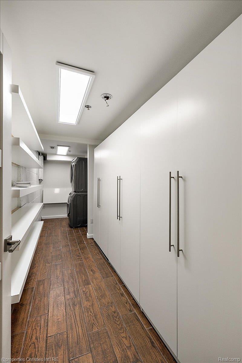 3434 Russell Street 107