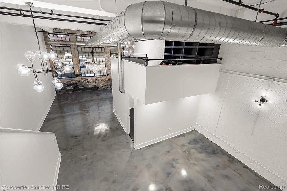 3434 Russell Street 107