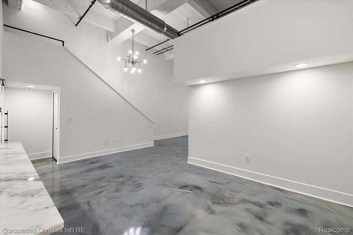 3434 Russell Street 107