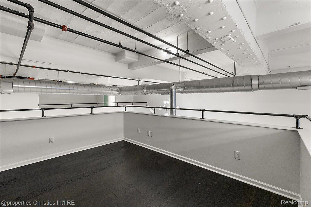 3434 Russell Street 107