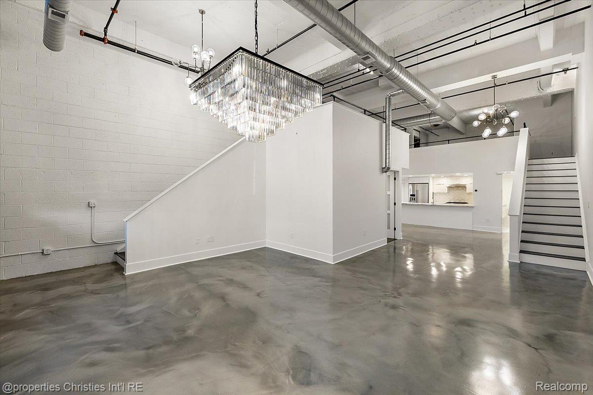 3434 Russell Street 107