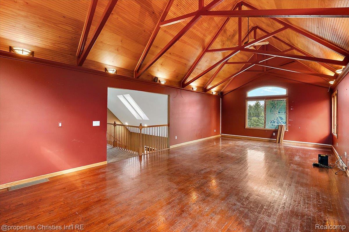 5863 Clarkston Road