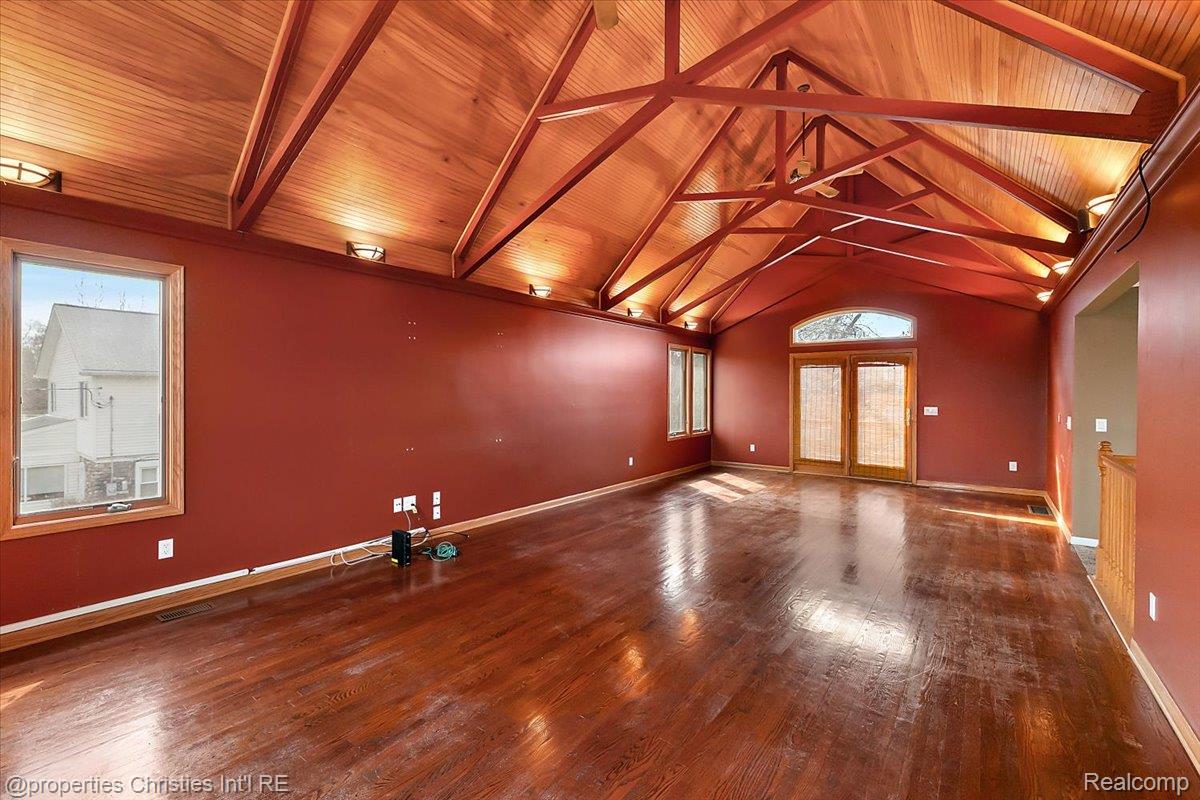 5863 Clarkston Road