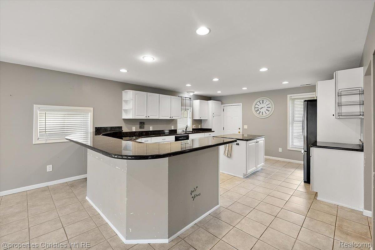 5863 Clarkston Road