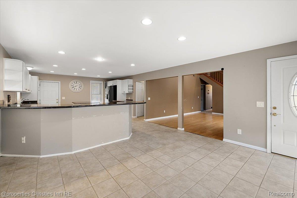 5863 Clarkston Road