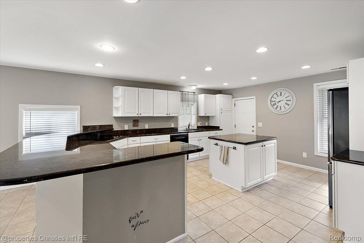 5863 Clarkston Road