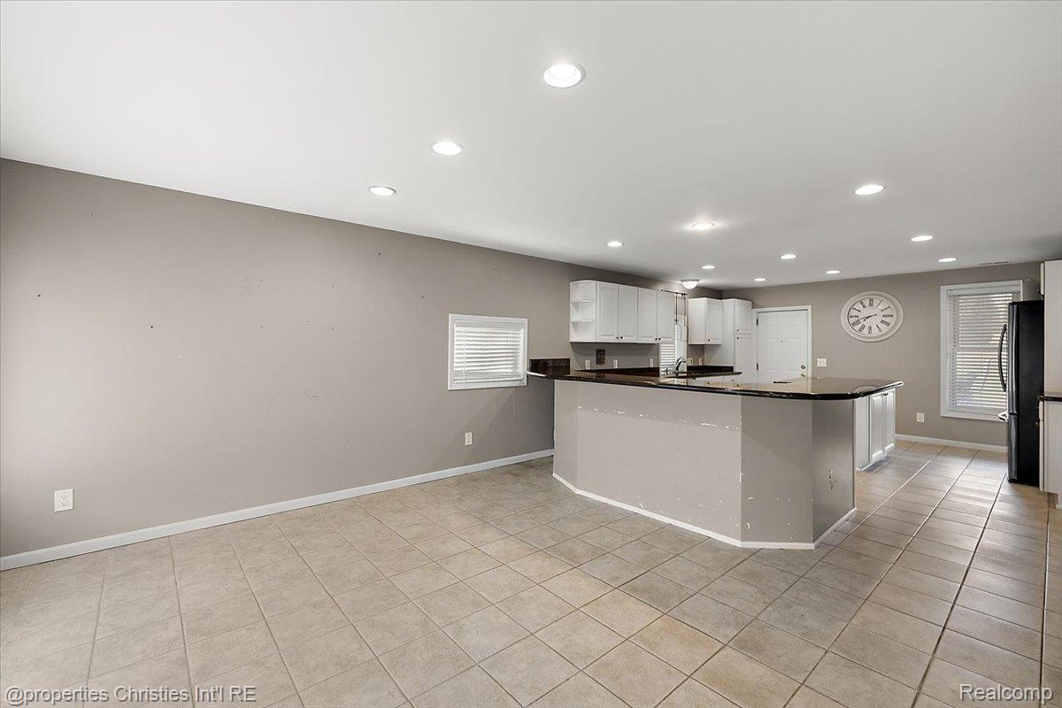 5863 Clarkston Road