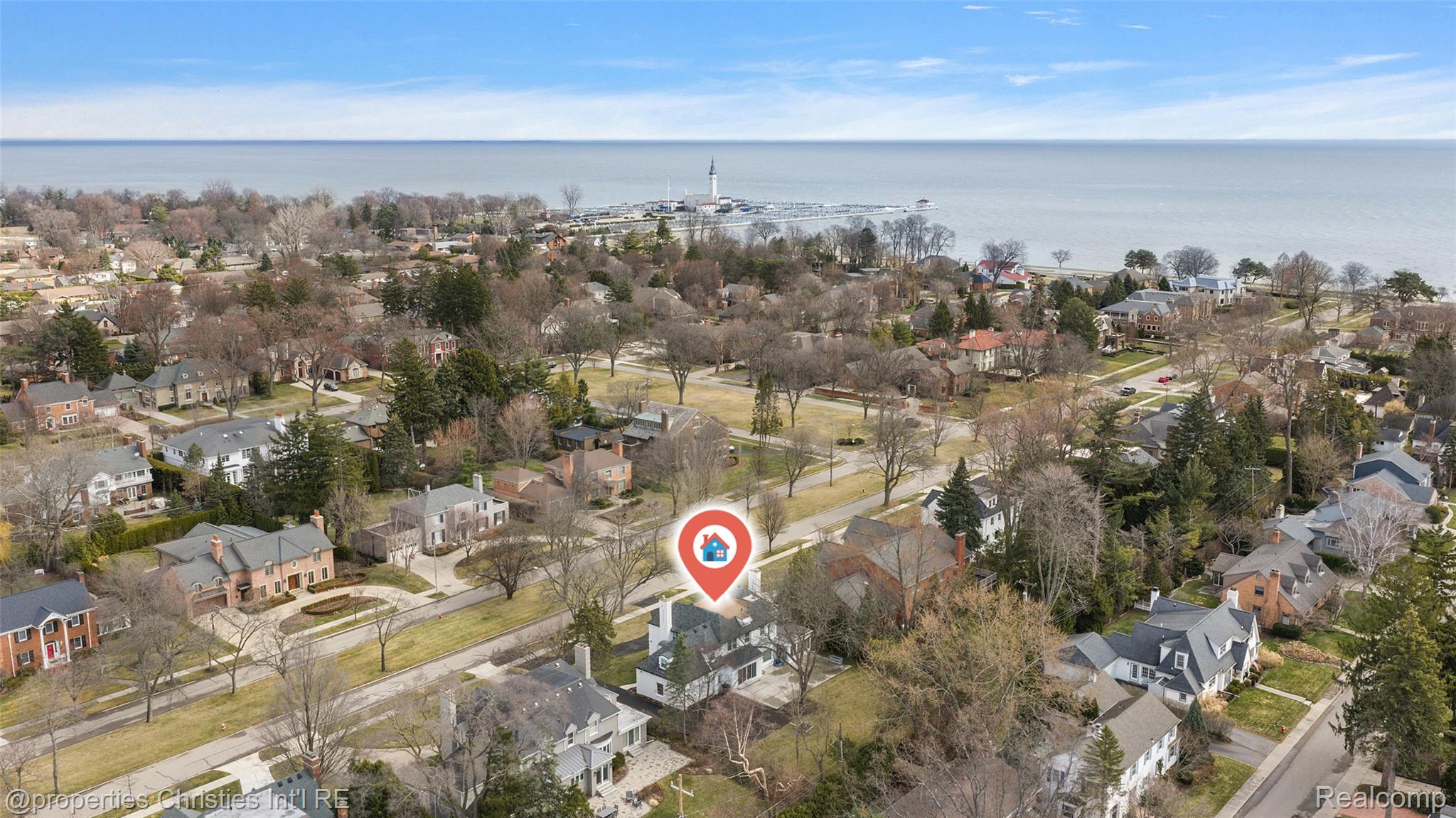61 Lochmoor Boulevard