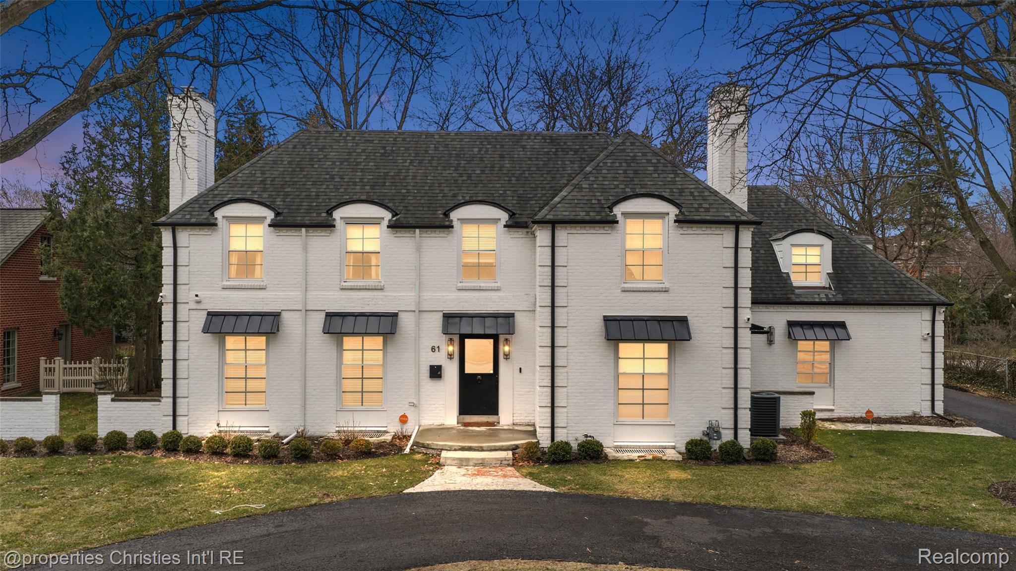 61 Lochmoor Boulevard