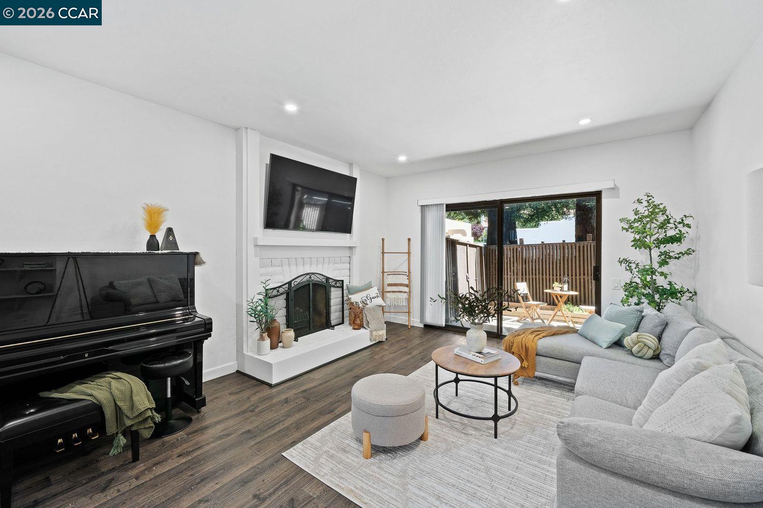 1476 Camino Peral # C