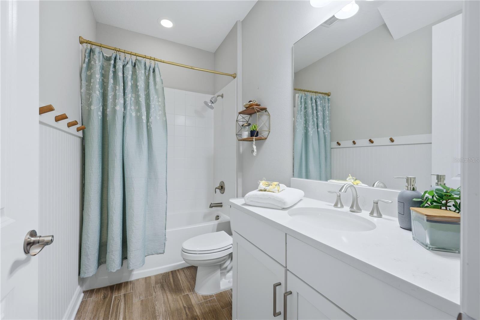5542 NATIVE HENNA CT