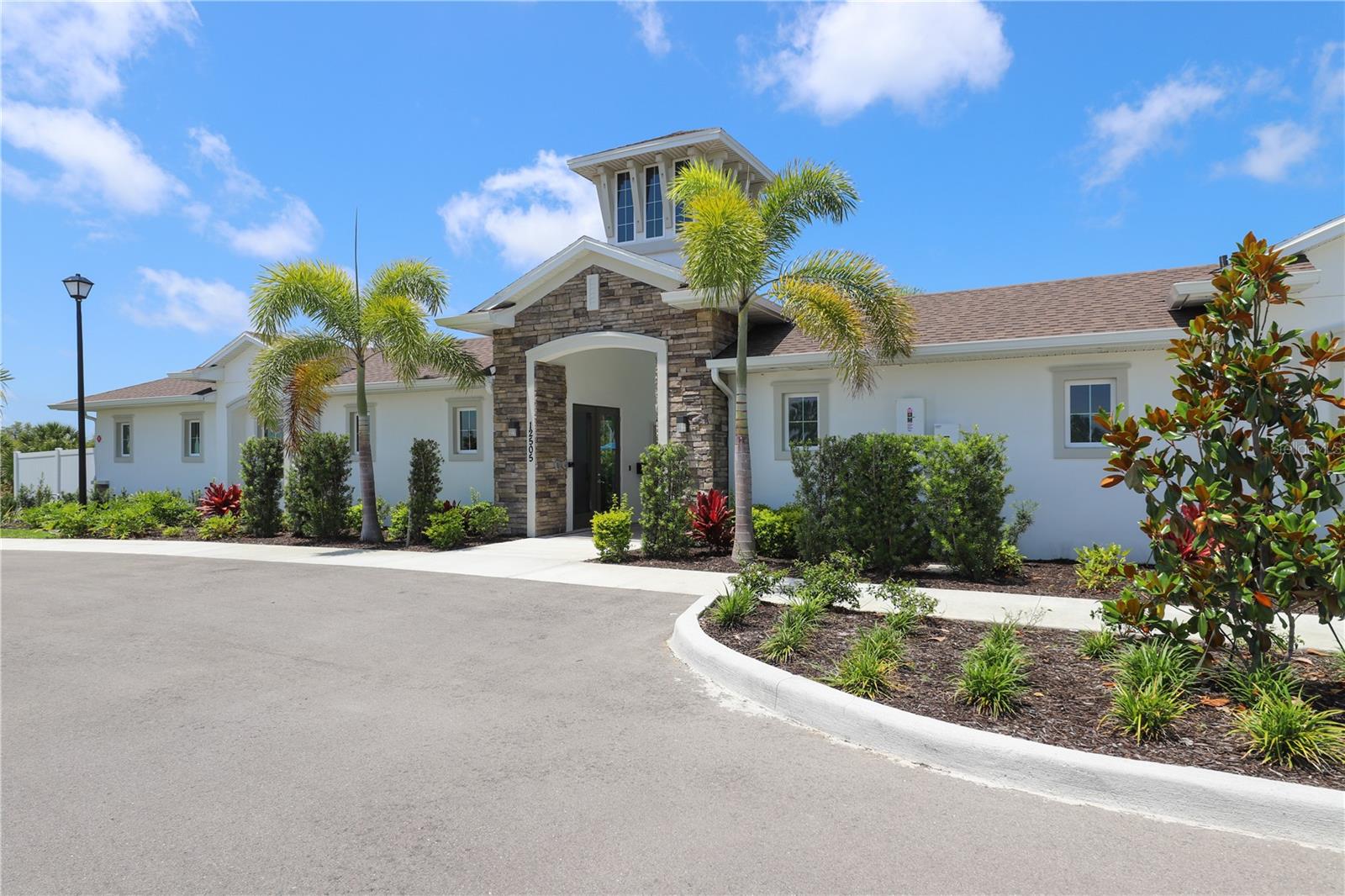 5542 NATIVE HENNA CT