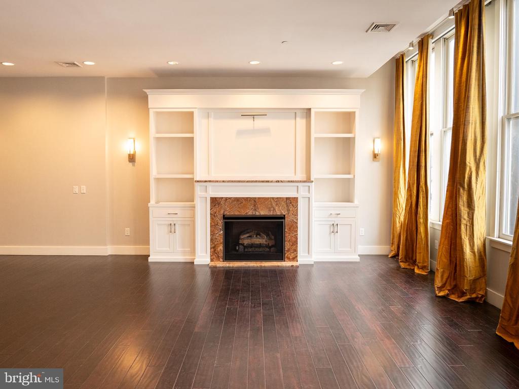 20 S LETITIA STREET 3B