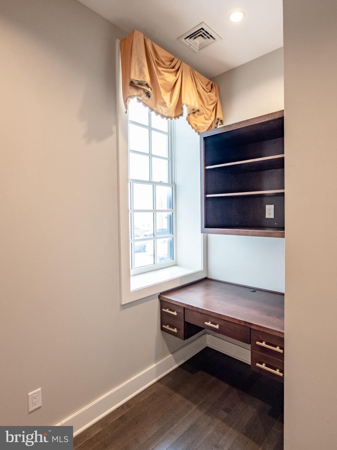 20 S LETITIA STREET 3B