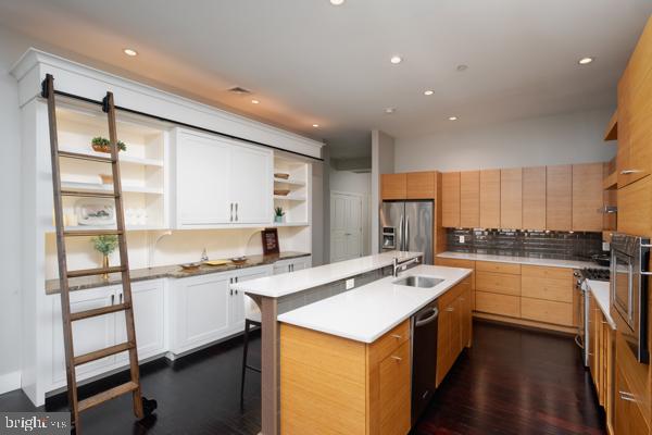 20 S LETITIA STREET 3B