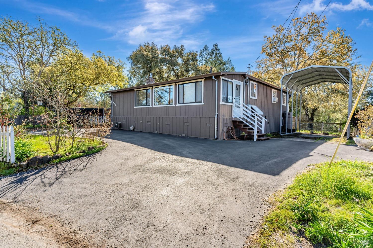8689 Vila Rd