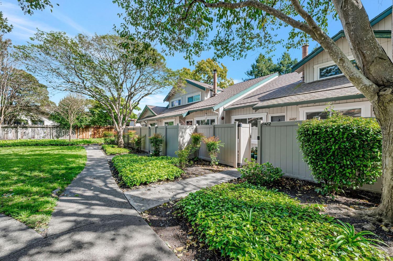 6482 Meadow Pines Ave