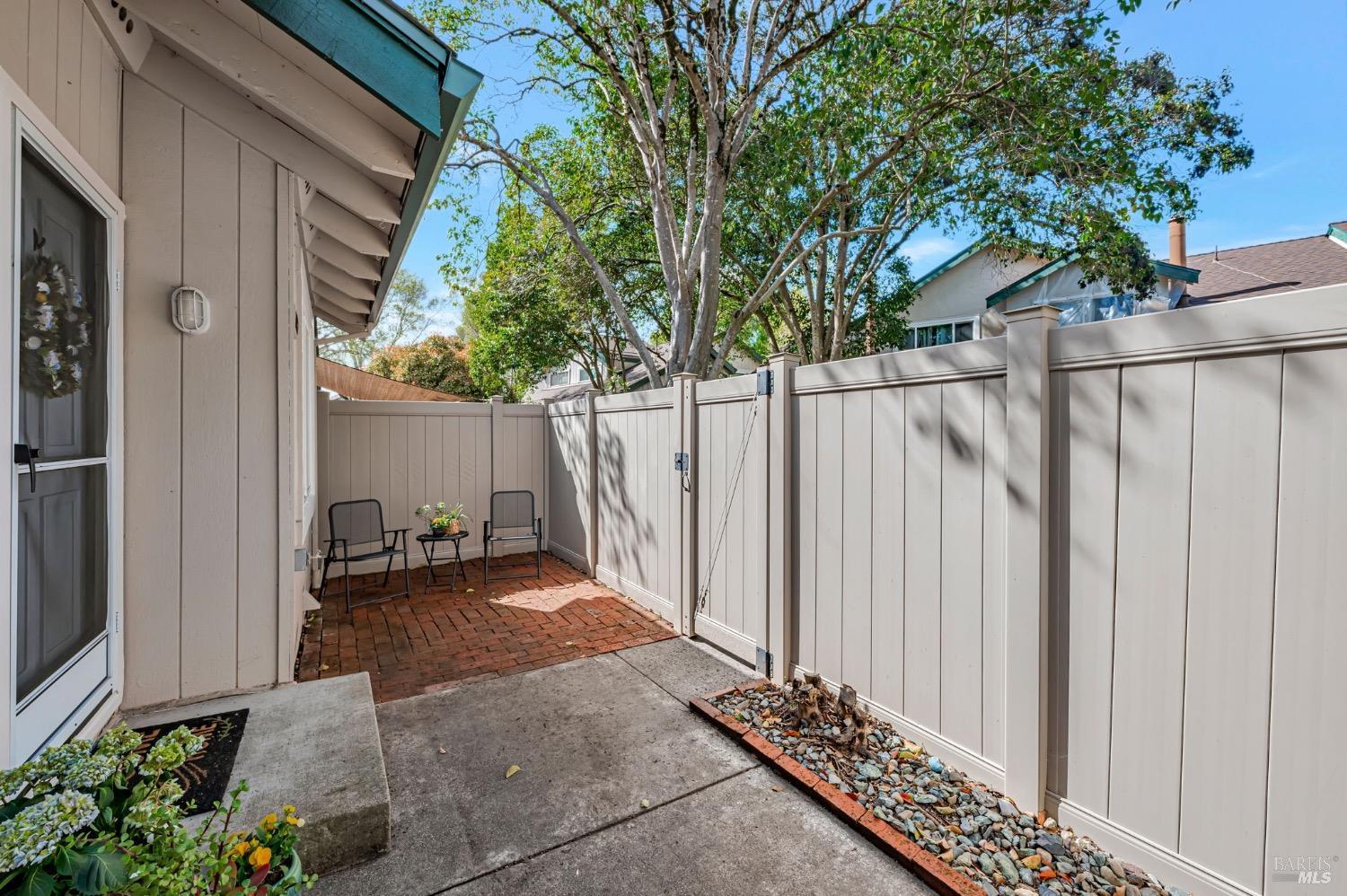 6482 Meadow Pines Ave