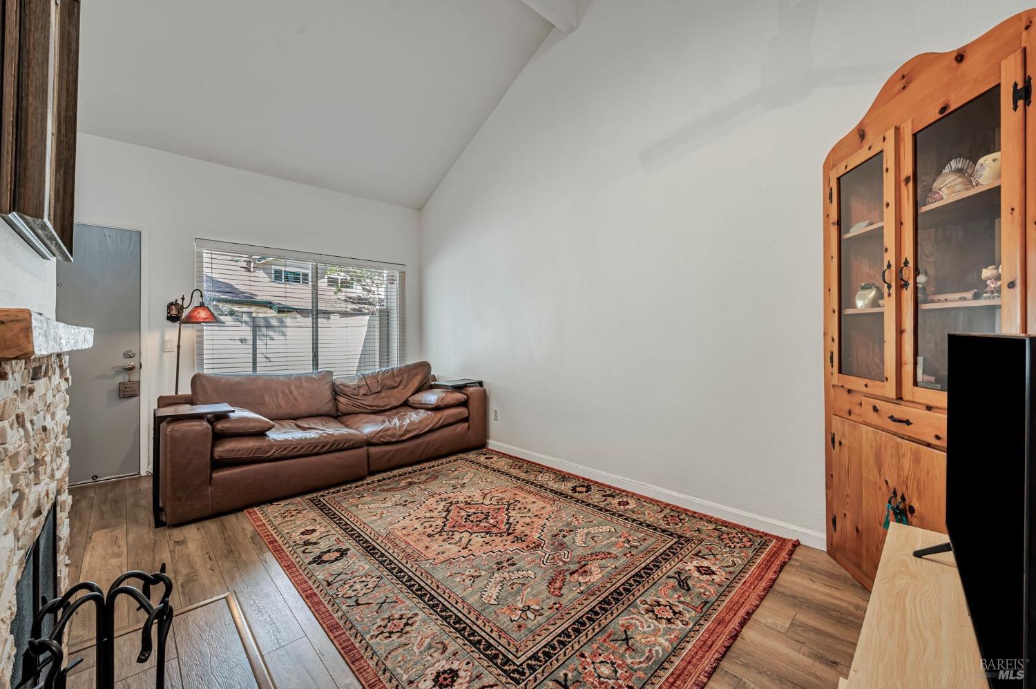 6482 Meadow Pines Ave