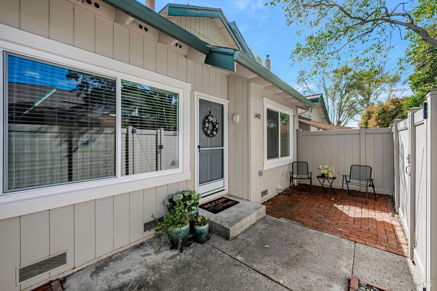 6482 Meadow Pines Ave