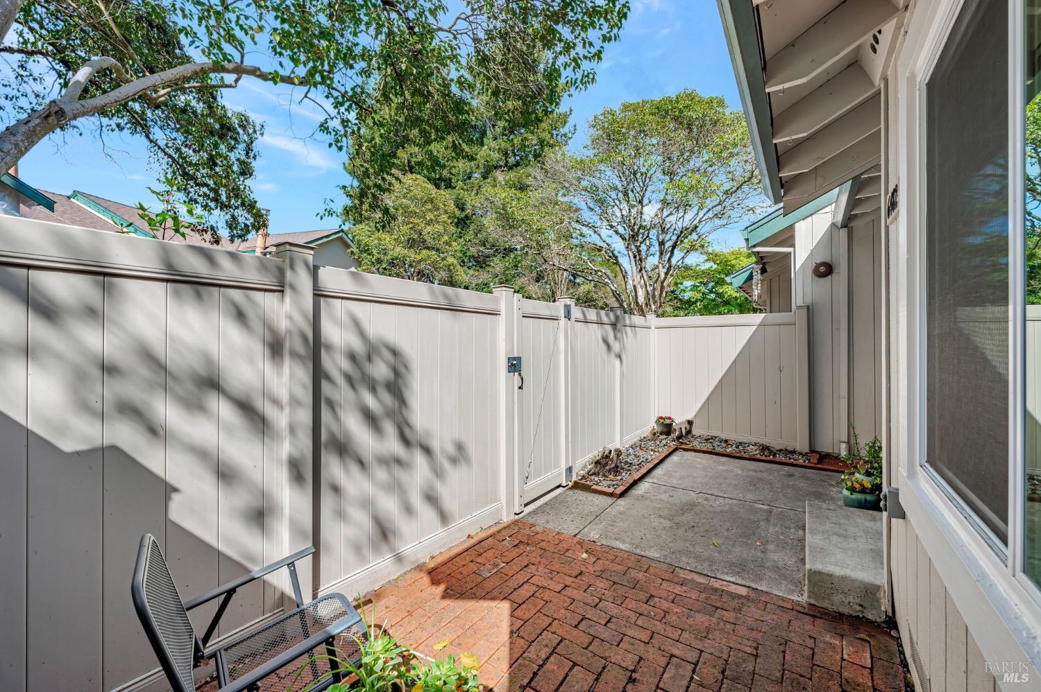 6482 Meadow Pines Ave