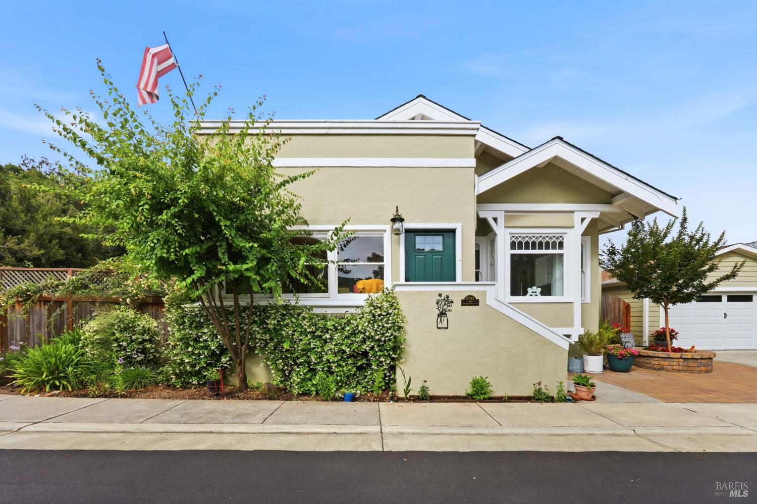 4743 Montgomery Drive