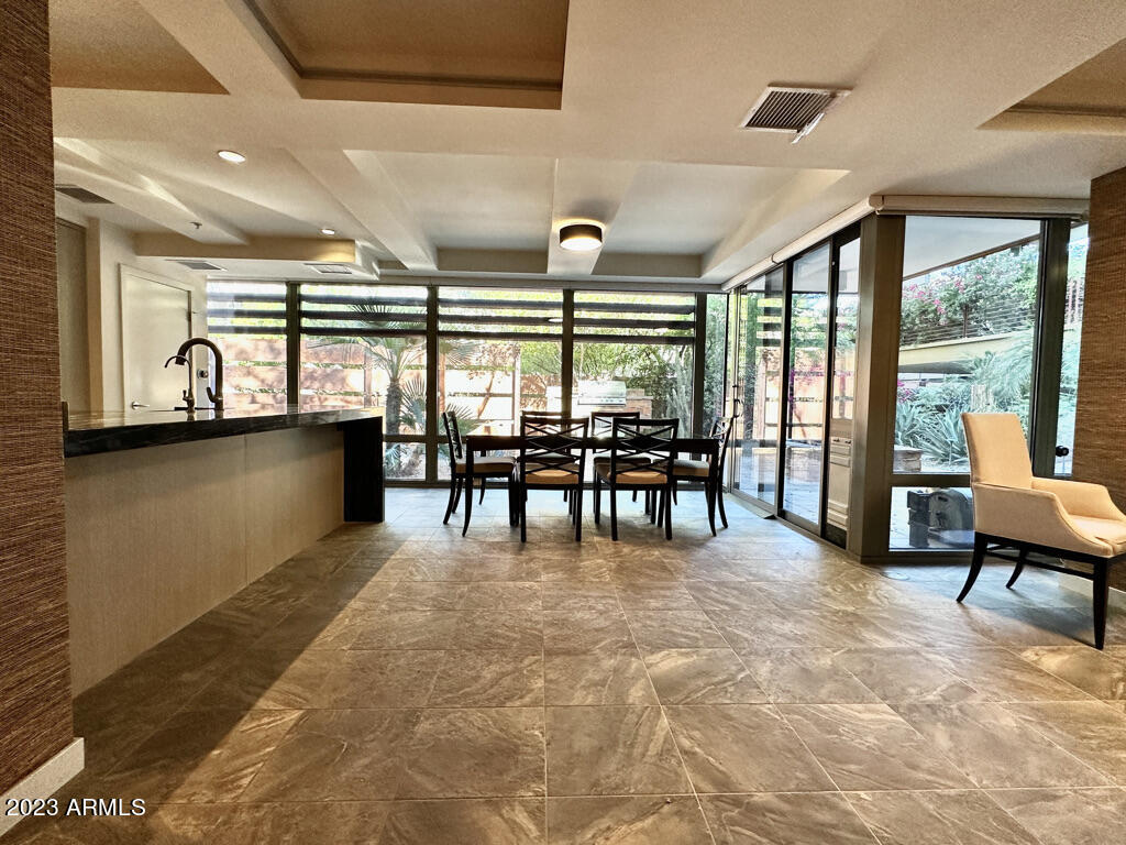 7117 E RANCHO VISTA Drive 1012