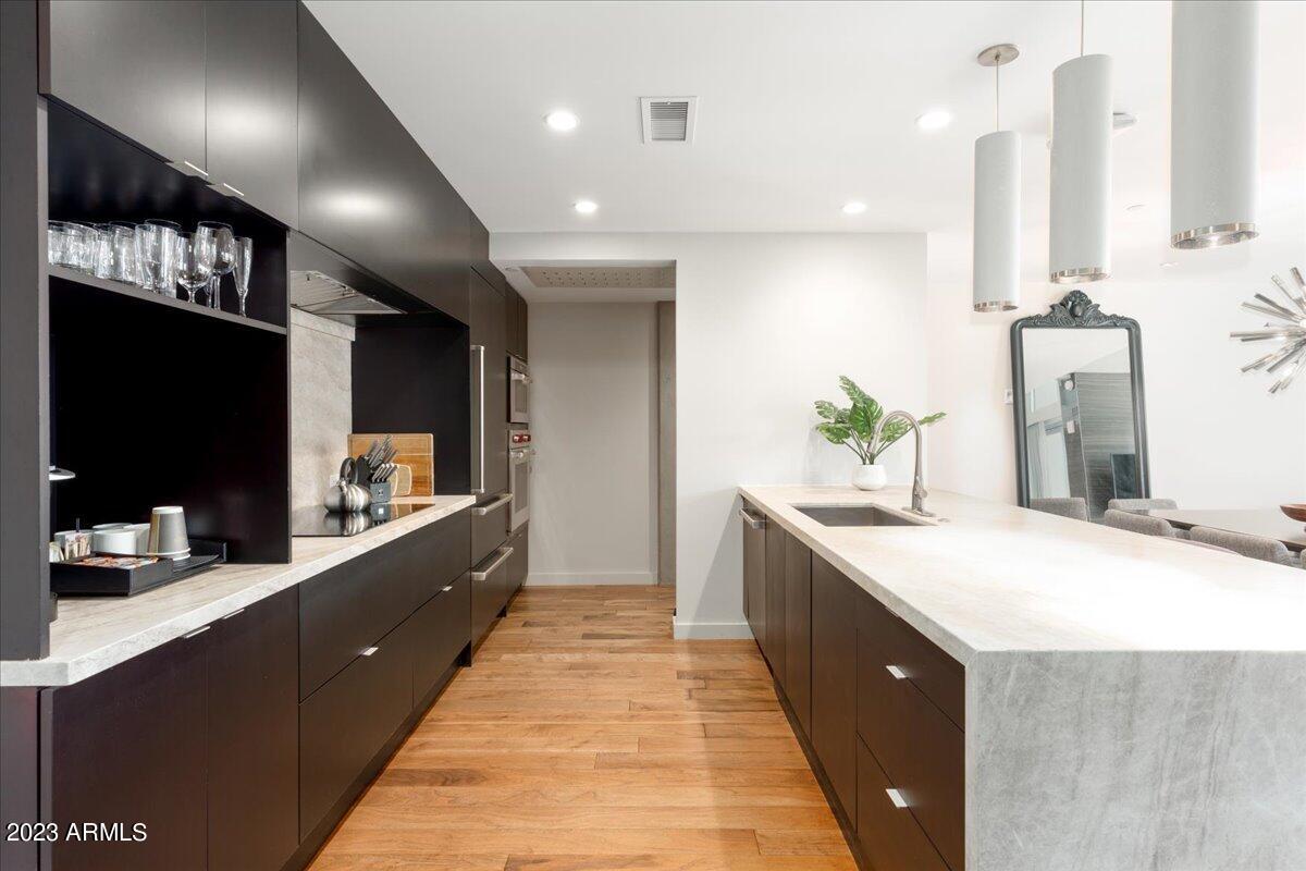 5455 E LINCOLN Drive, 1016