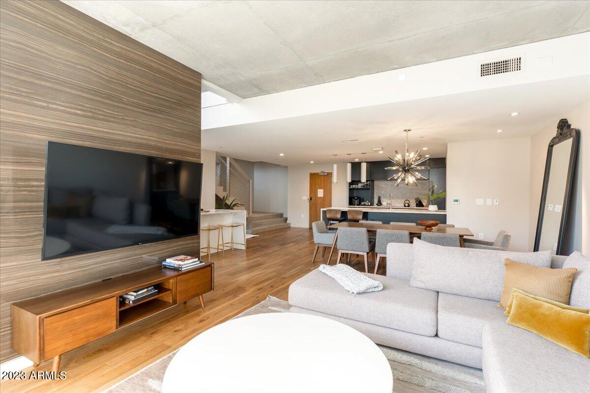 5455 E LINCOLN Drive, 1016