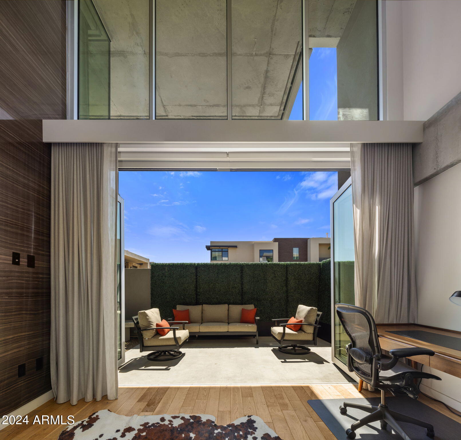 5455 E LINCOLN Drive, 1016