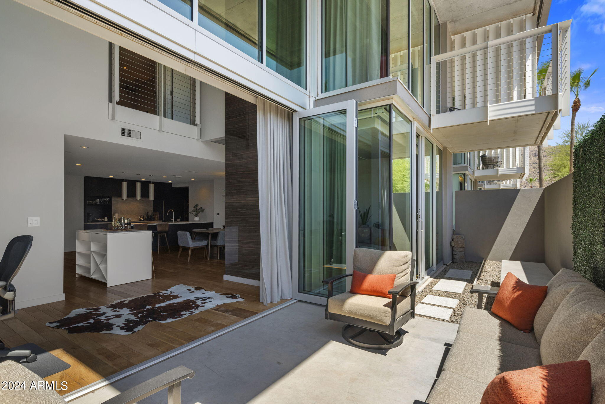 5455 E LINCOLN Drive, 1016