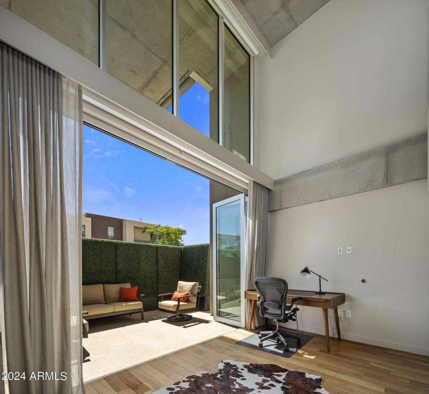 5455 E LINCOLN Drive, 1016