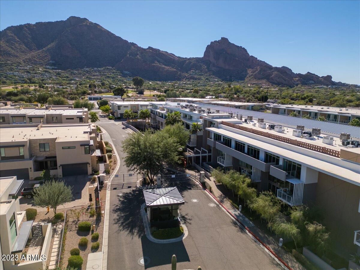 5455 E LINCOLN Drive, 1016