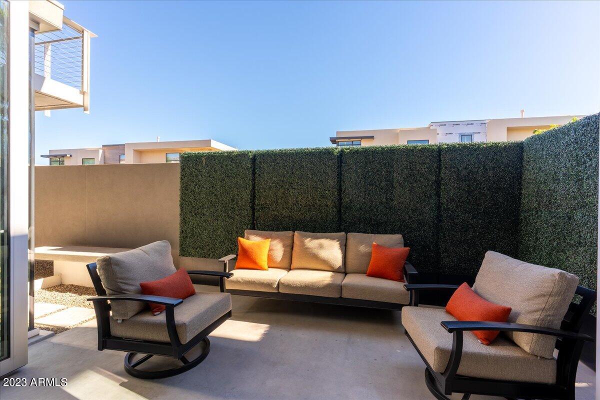 5455 E LINCOLN Drive, 1016