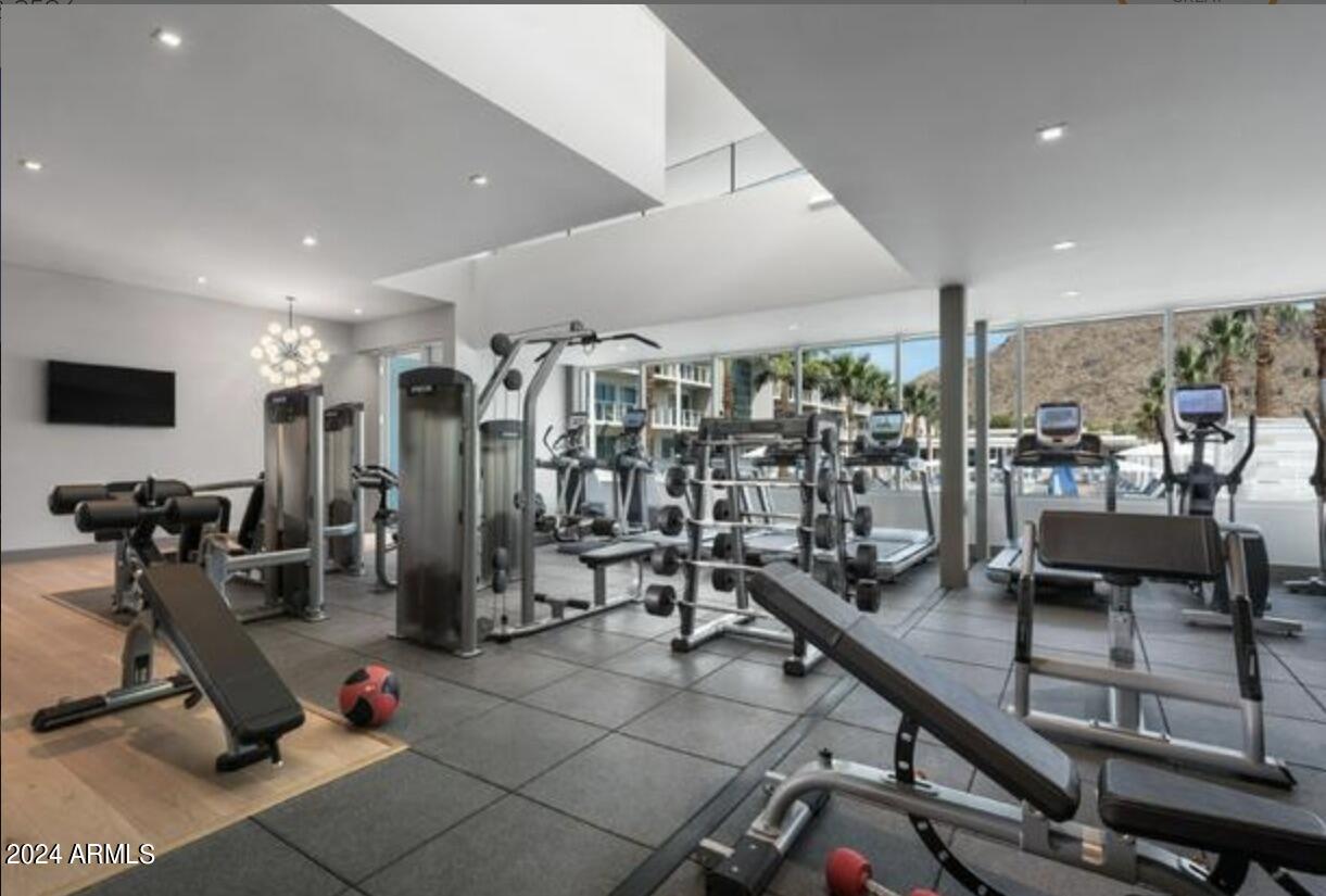 5455 E LINCOLN Drive, 1016
