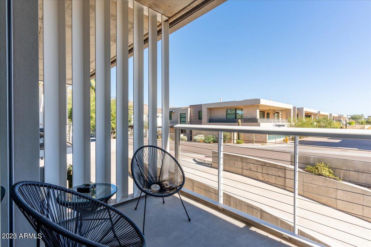 5455 E LINCOLN Drive, 1016