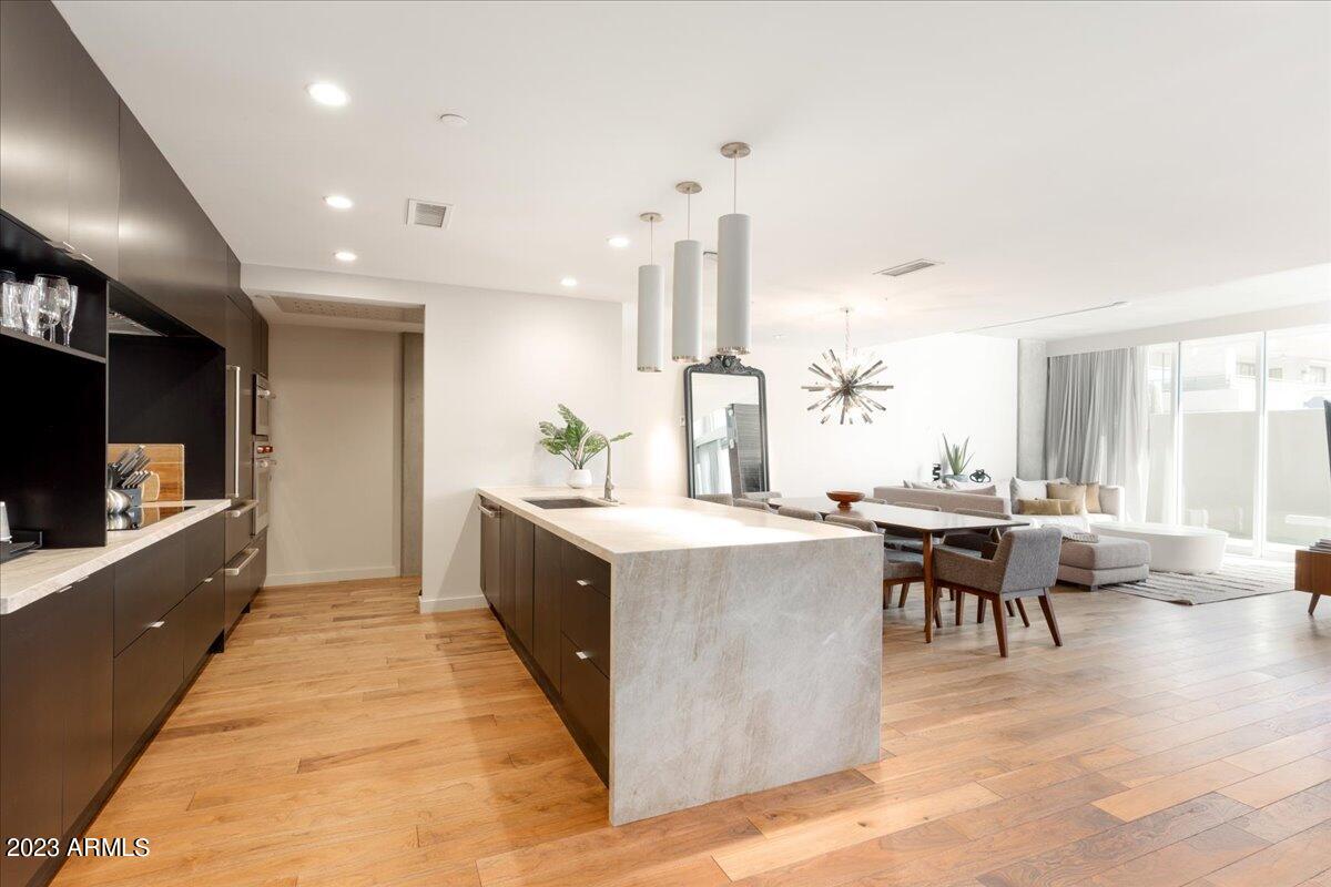 5455 E LINCOLN Drive, 1016