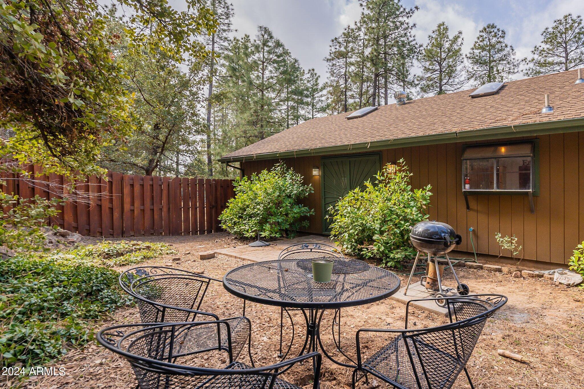 4335 N HOLLY Drive