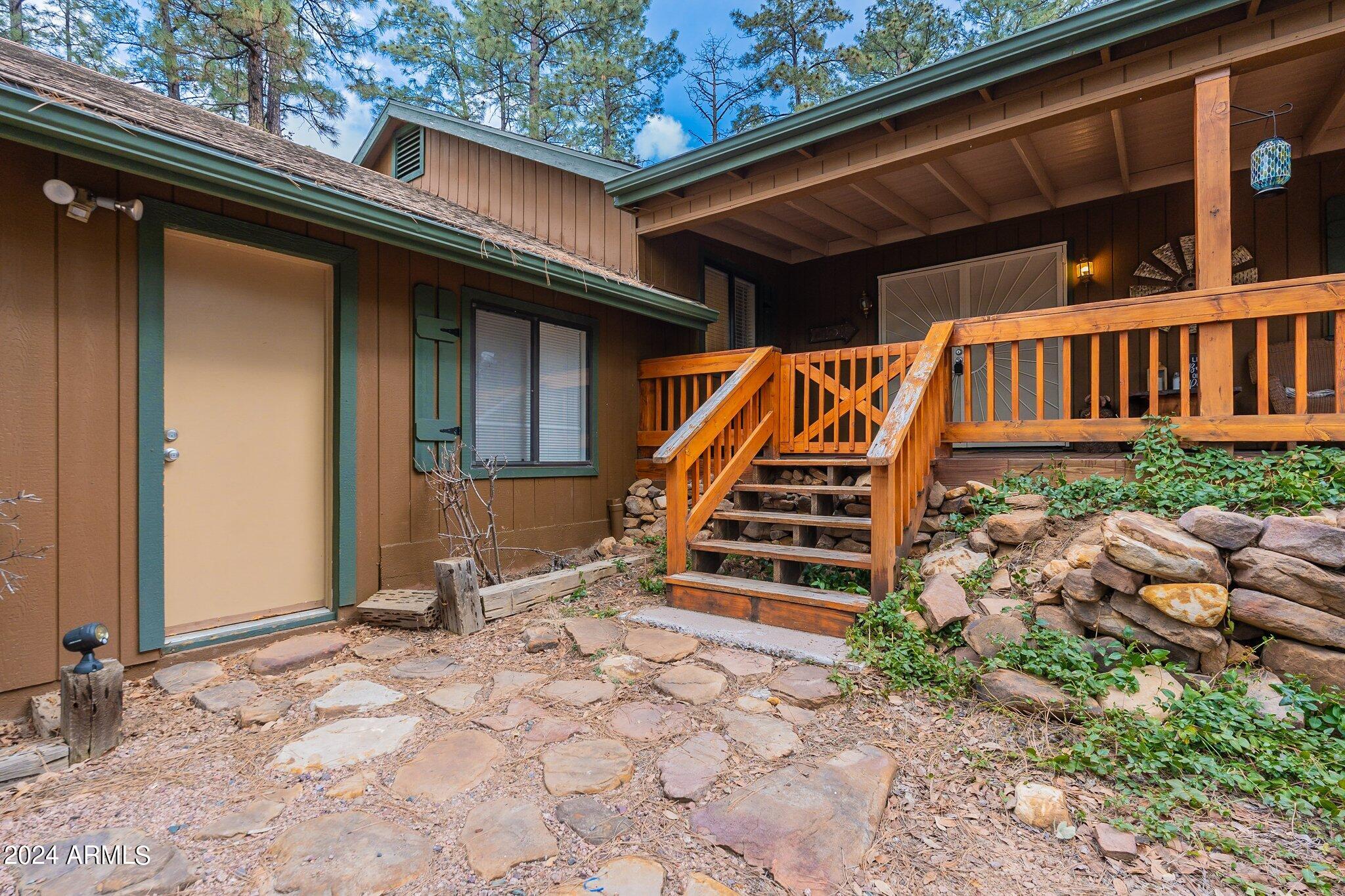 4335 N HOLLY Drive