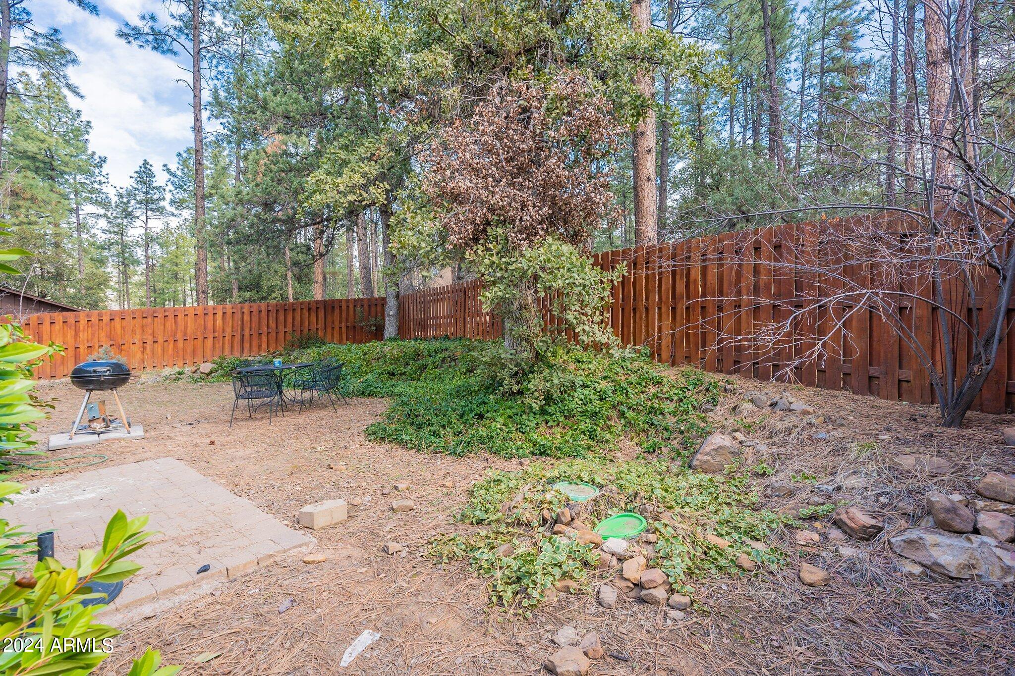 4335 N HOLLY Drive