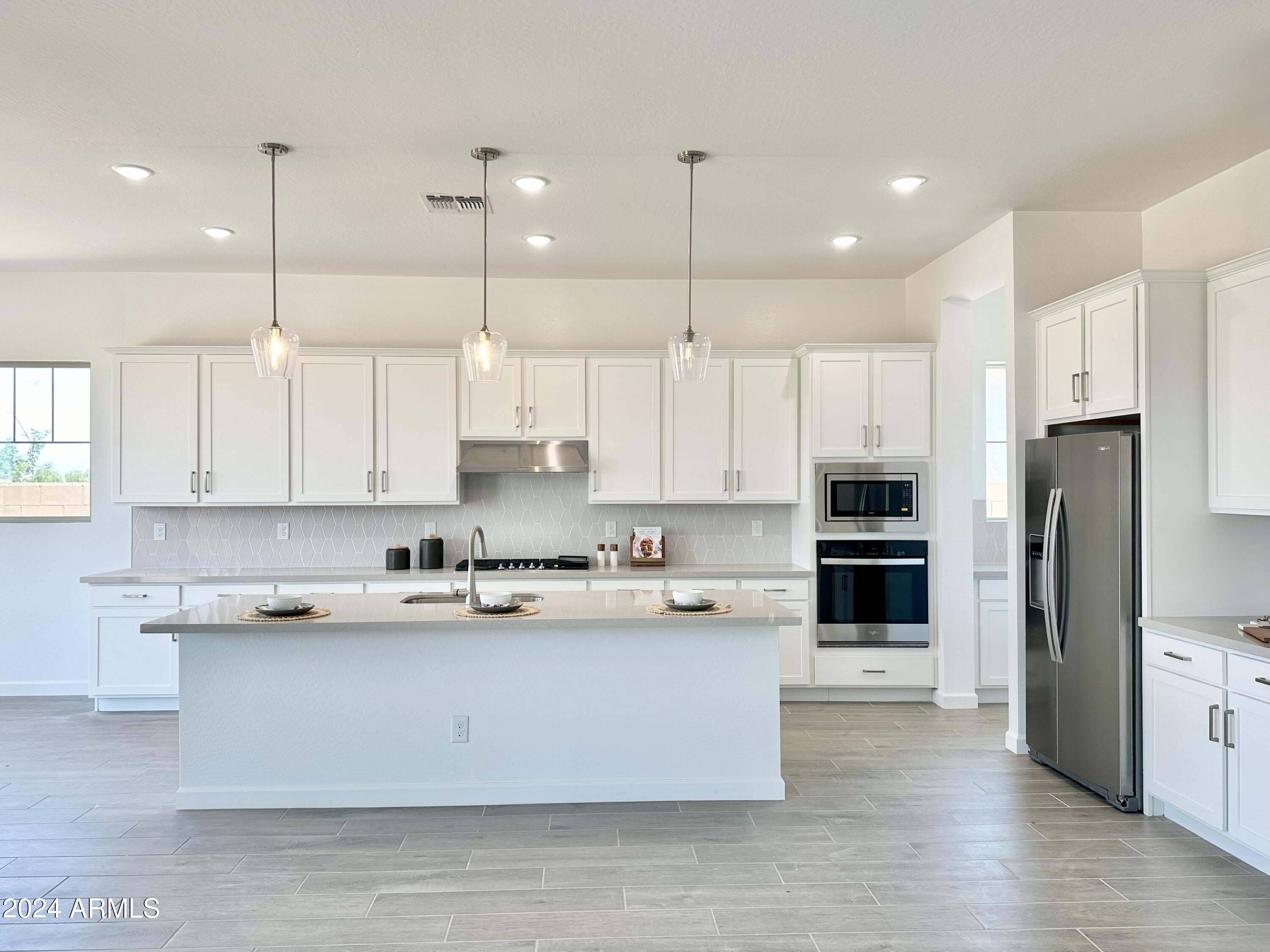 22612 E LORDS Way