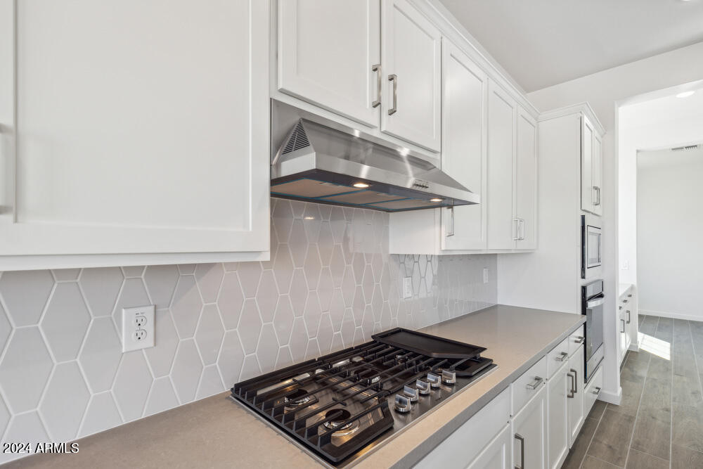 22612 E LORDS Way