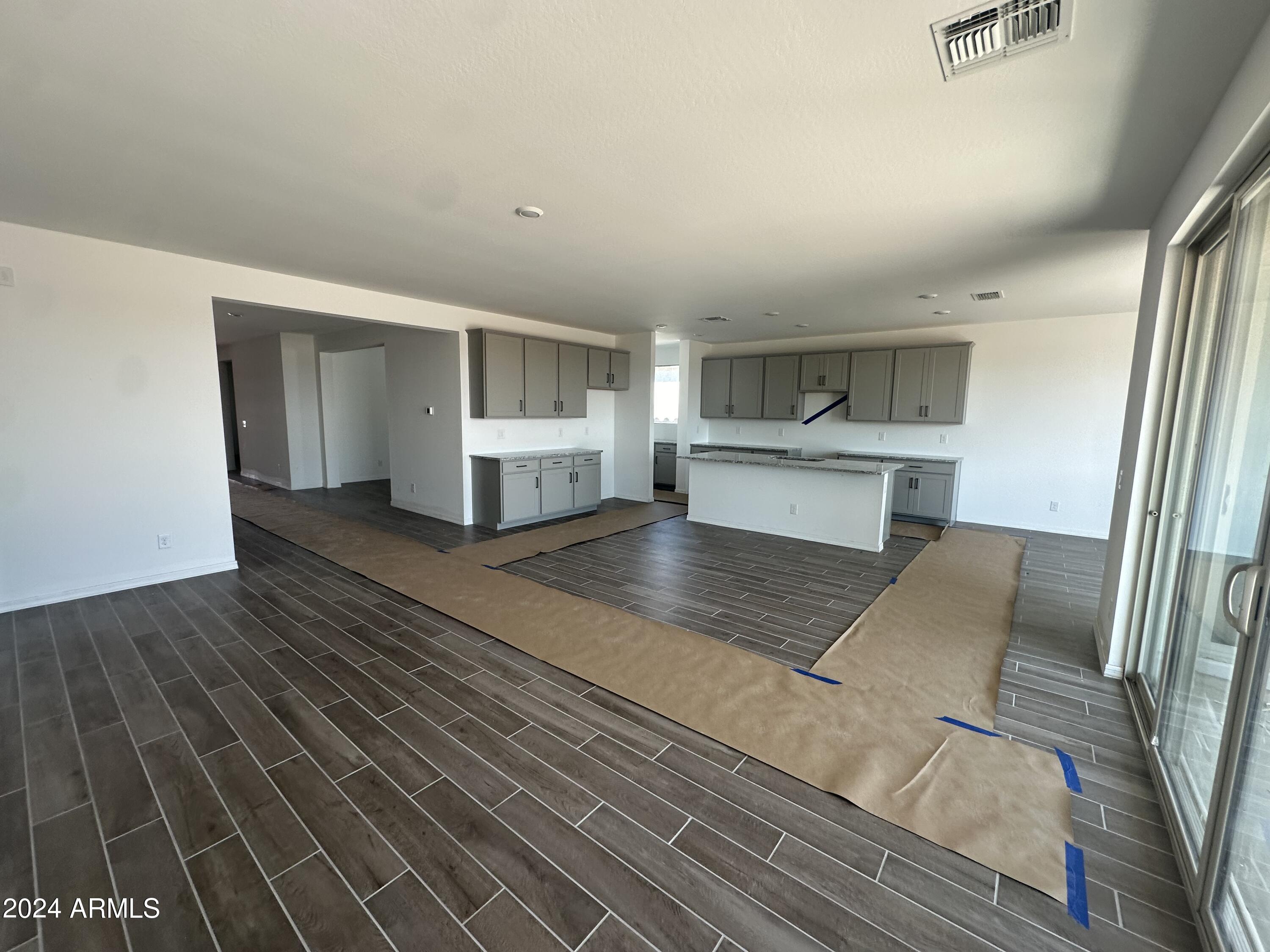 2609 E HOLLYWOOD IKE Avenue